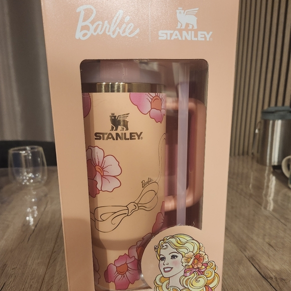 Other - Peachy stanley 40 oz